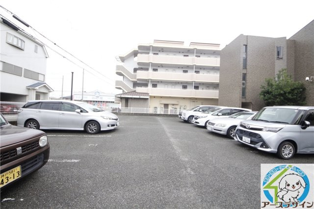 グランドシャリオの駐車場|駐車場です