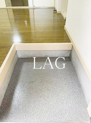 【玄関】 | ビラ松木 | 玄関です。