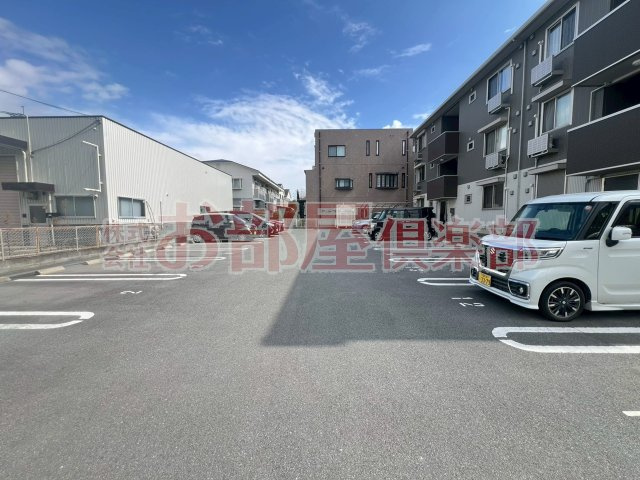 ブレイティアの駐車場|駐車スペースもあります