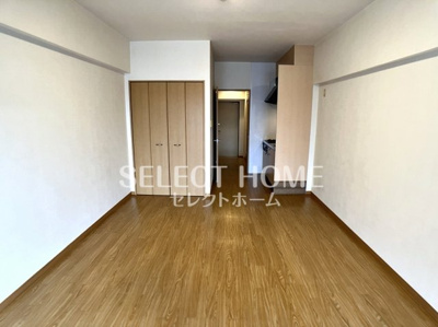 【居間・リビング】 | ウィング駅前ビルディング | ゆったり過ごせるリビングです