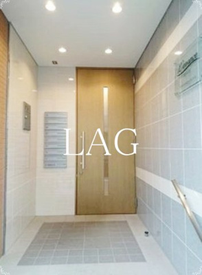 【エントランス】 | ラヴァンス | エントランスです。