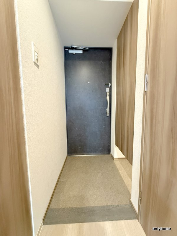 レオンヴァリエ長堀通　仲介手数料無料の玄関