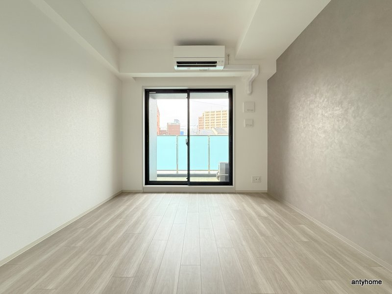 レオンヴァリエ長堀通　仲介手数料無料の居間・リビング