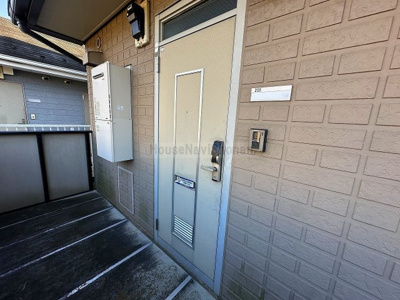 【エントランス】 | ファミールA | 室内写真は反転となります。