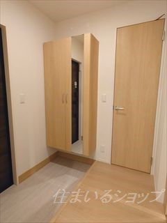 広島市安佐北区三入１丁目のアパートの玄関