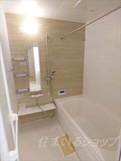 広島市安佐北区三入１丁目のアパートの浴室|一坪の浴室・追い焚き・浴室暖房乾燥機あり