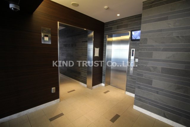 レジュールアッシュ梅田北のロビー|ゆとりのあるロビーです