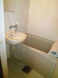 エスエフ　ファミールの浴室