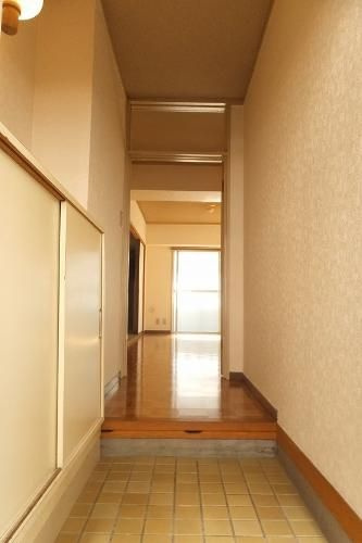 福岡市中央区赤坂３丁目の賃貸マンションの玄関