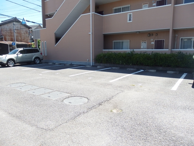 サンセールＮＹの駐車場