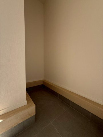 新築戸建　富士市増川　第3　全5棟　１号棟の収納|玄関土間、十分な収納スペースがあります