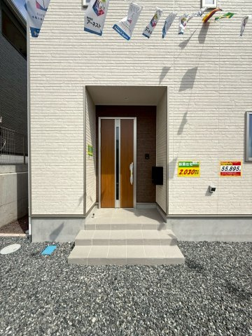 新築戸建　富士市増川　第3　全5棟　１号棟の玄関|明るい玄関です