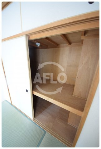 堂ヶ芝壱番館の収納|堂ヶ芝壱番館　押入