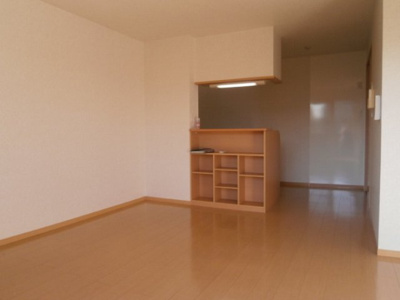 【居間・リビング】 | ルピナス コート　Ｃ | ※現況優先　写真は反転タイプ