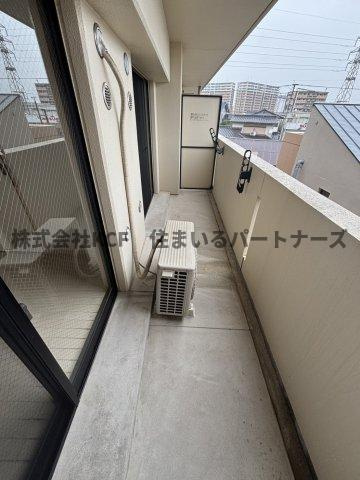 桜レジデンシャルのバルコニー|外からの目が気にならないバルコニーで洗濯物が干せます