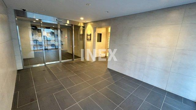 横浜市西区中央１丁目の賃貸マンションのエントランス