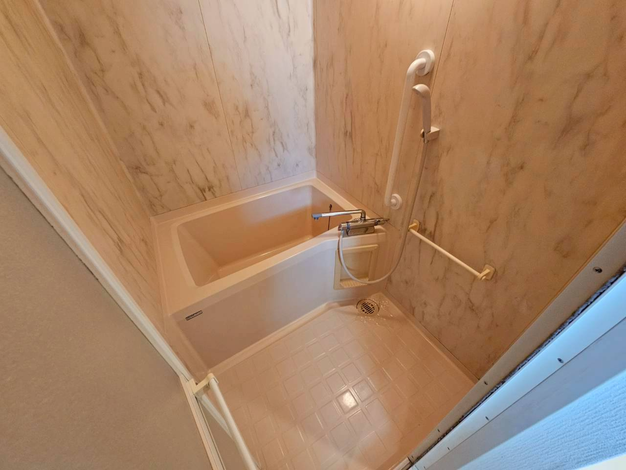 ユニハイム東灘の浴室