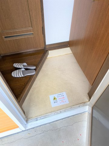 アティック美園の玄関