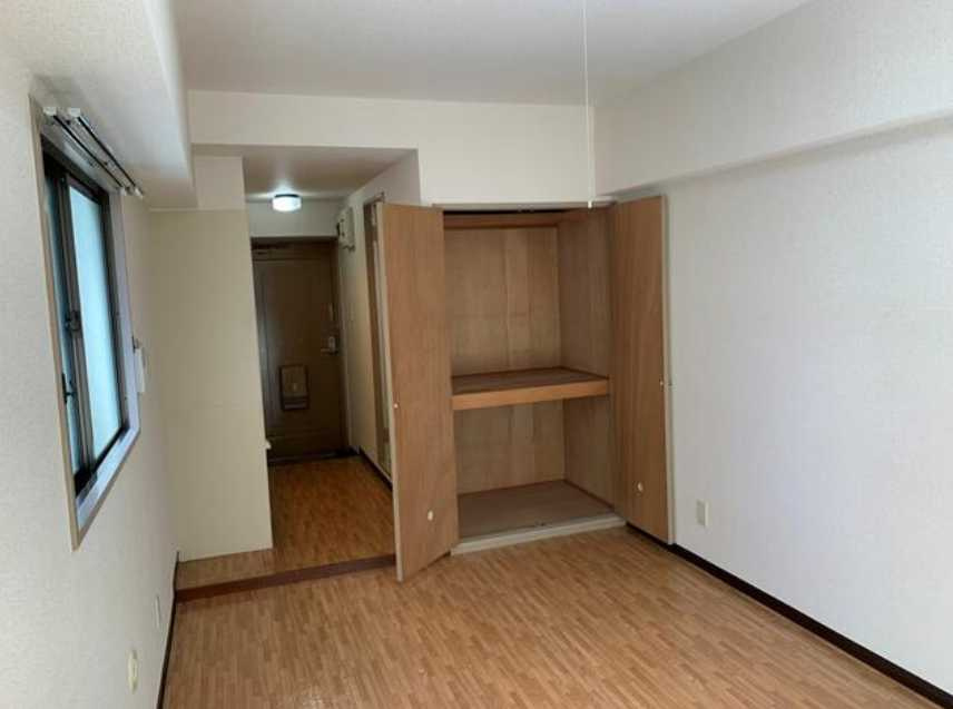 メゾン新町　南西角部屋　外観タイル貼り　駅近の収納