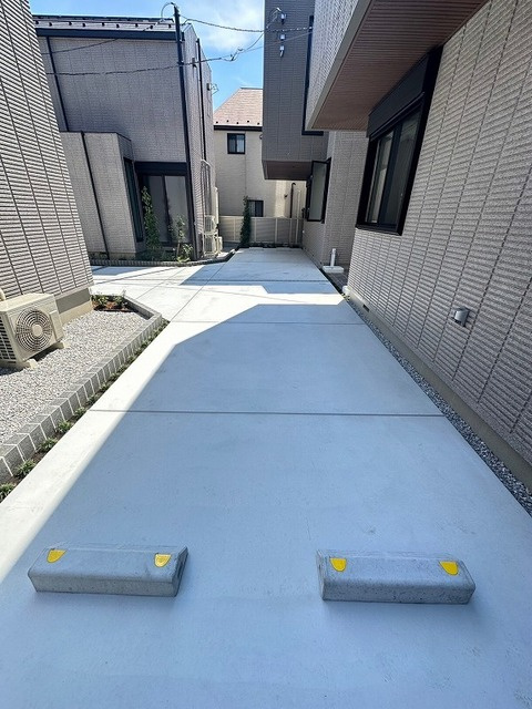上井草4丁目メゾンの駐車場