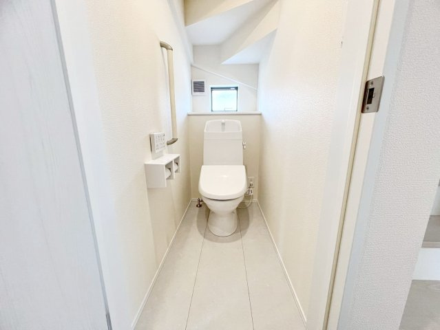 島田市中溝町　新築住宅のトイレ