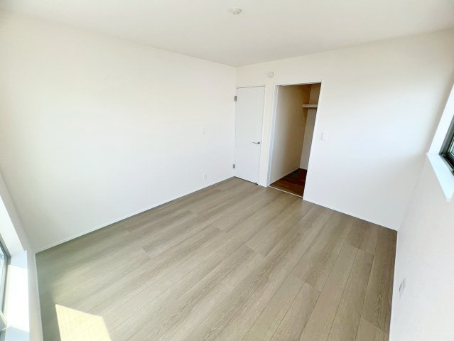 島田市中溝町　新築住宅の洋室