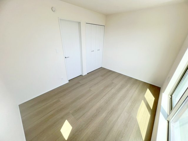 島田市中溝町　新築住宅の洋室