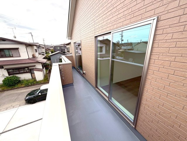 島田市中溝町　新築住宅のバルコニー