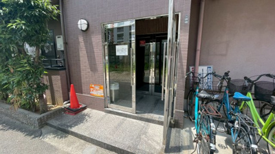 【エントランス】 | ロイヤルガーデン