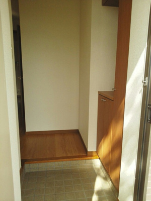 【玄関】 | クレセールおおつ野Ａ | 玄関