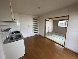 【洋室】 | ドムール長居 | こちらで食卓をお楽しみください。