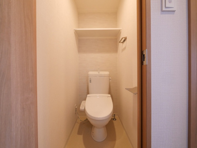 【トイレ】 | エスリード ザ・グレア大阪 | 落ち着いた色調のトイレです