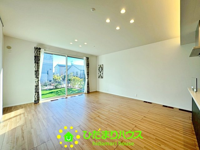 羽生市中岩瀬　中古一戸建て　の居間・リビング