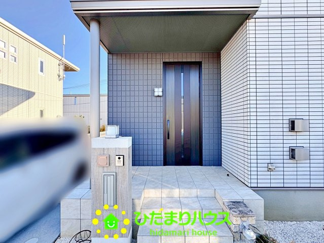 羽生市中岩瀬　中古一戸建て　の玄関