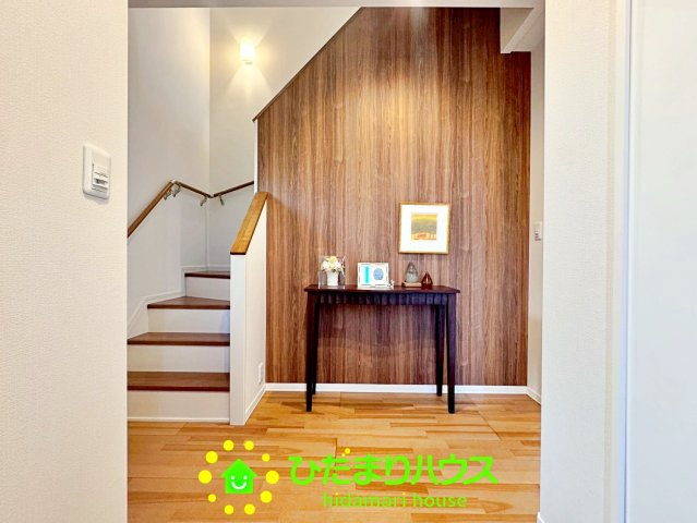 羽生市中岩瀬　中古一戸建て　の玄関