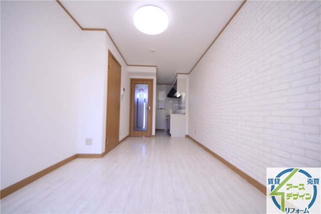 フォレスト江井島の居間・リビング|※類似部屋