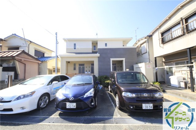 フォレスト江井島の駐車場