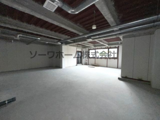 NODE京都の内装|25.55坪の広さに加え、換気扇が整備済みでございます。