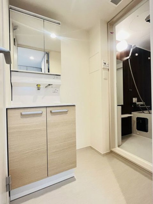 【洗面所】 | リブリ・三ノ輪 | ゆったりとスペースのある洗面所