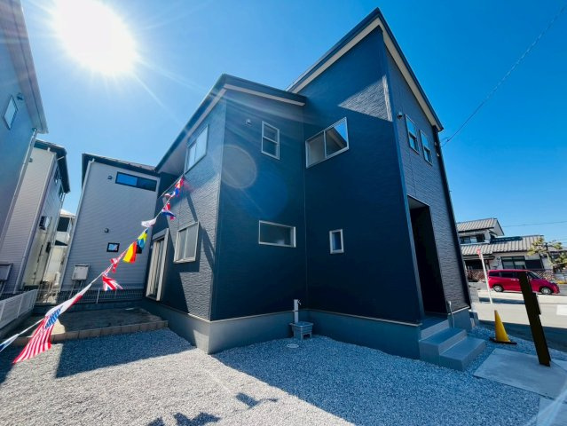 【Livele Garden】　久喜市菖蒲　第２　全2邸の前面道路含む現地写真|〇１号棟　外観〇
広々LDK20帖！全居室南向きの間取りです（＾＾）
2026年3月撮影