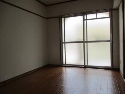 【居間・リビング】 | 光ハイツ | 明るいお部屋です