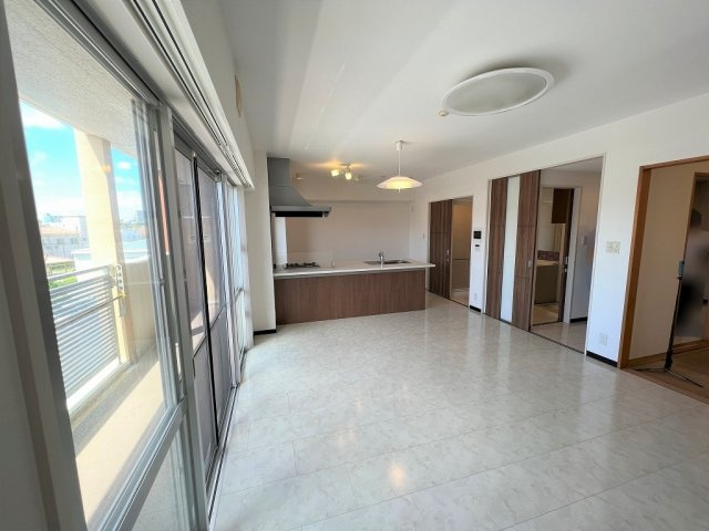 ライオンズ宜野湾マリンシティの居間・リビング