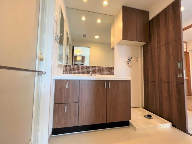 ライオンズ宜野湾マリンシティの独立洗面台