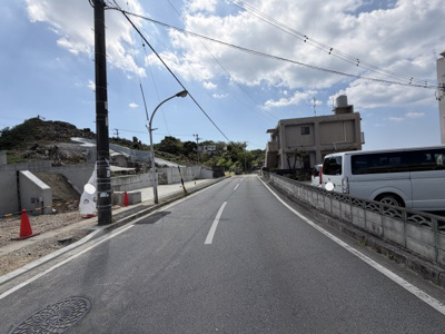 【前面道路含む現地写真】 | 糸満市兼城（全2棟） | ※西側公道7.5m♪