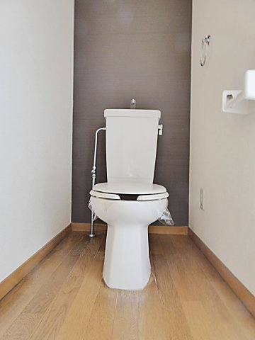 ソレイユ上社のトイレ|落ち着いた色調のトイレです