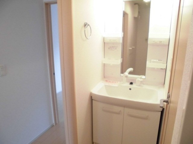 ＰＬＡＹ＆ＳＩＮＧＳの洗面所|脱衣スペースもあります