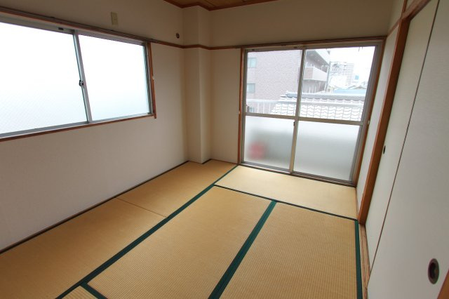 西原マンションの和室