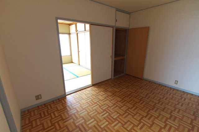 西原マンションの収納