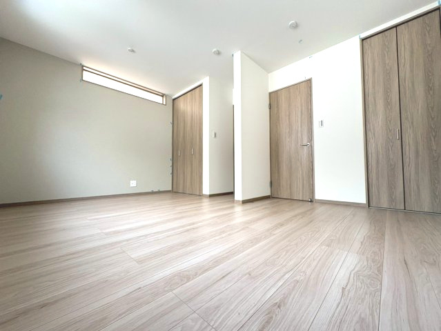【価格改定】長岡京市久貝2丁目　　の洋室|納戸（約5.5帖）・納戸（約4.4帖）
