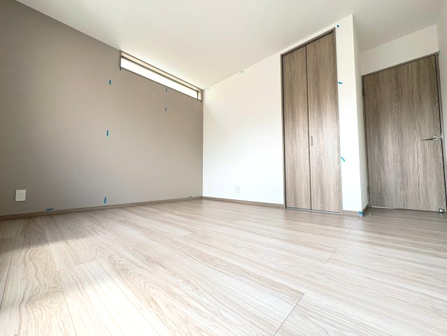 【価格改定】長岡京市久貝2丁目　　の洋室|納戸（約4.4帖）
収納スペース充実しております。